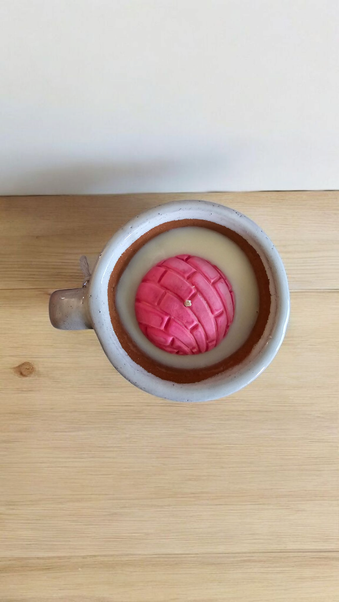 Taza (Mug) Collection Candle, Traditional Dark mug with White Espiga Design